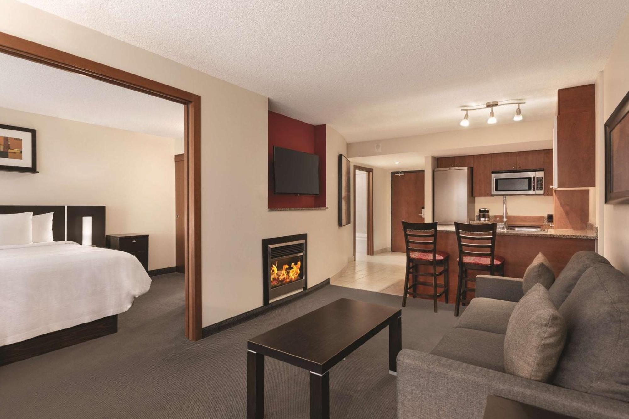 Embassy Suites By Hilton - Montreal — Photos 2